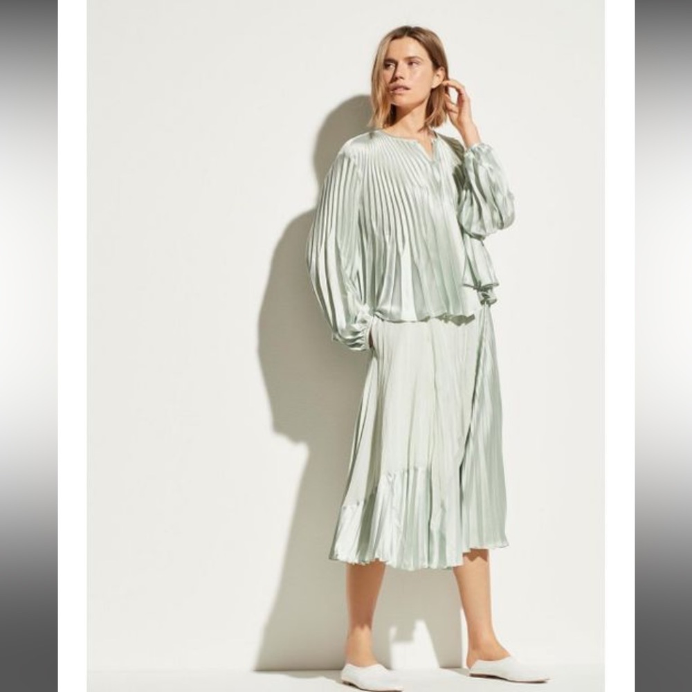 Vince Pleated Skirt - Picture 1 of 12